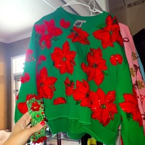 Euc QOS Festive Green and Red Floral Sweater and matching briannon cannon headbd
